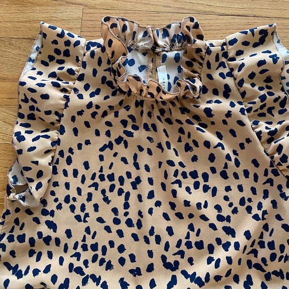 Entro Leopard Print Tunic with Flutter Sleeves - Picture 2 of 6